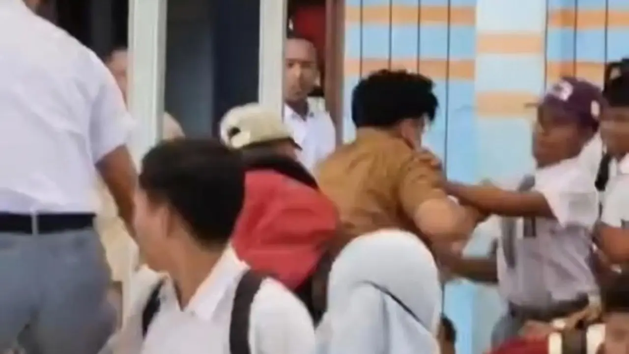 Guru Di Smk Jambi Dikeroyok (foto: Dok. Istimewa/tangkap Layar)