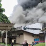 Pabrik Herbal Gunung Putri Bogor Dilalap Api, 5 Unit Damkar Berjibaku Padamkan Api