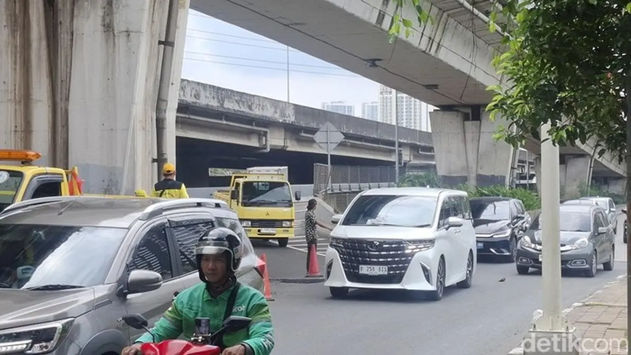 Suasana Exit Tol Rawa Buaya (brigitta/detikcom)