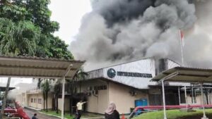 Api Melalap Pabrik Herbal di Gunung Putri Bogor, Diduga Berasal dari Ruang Laboratorium