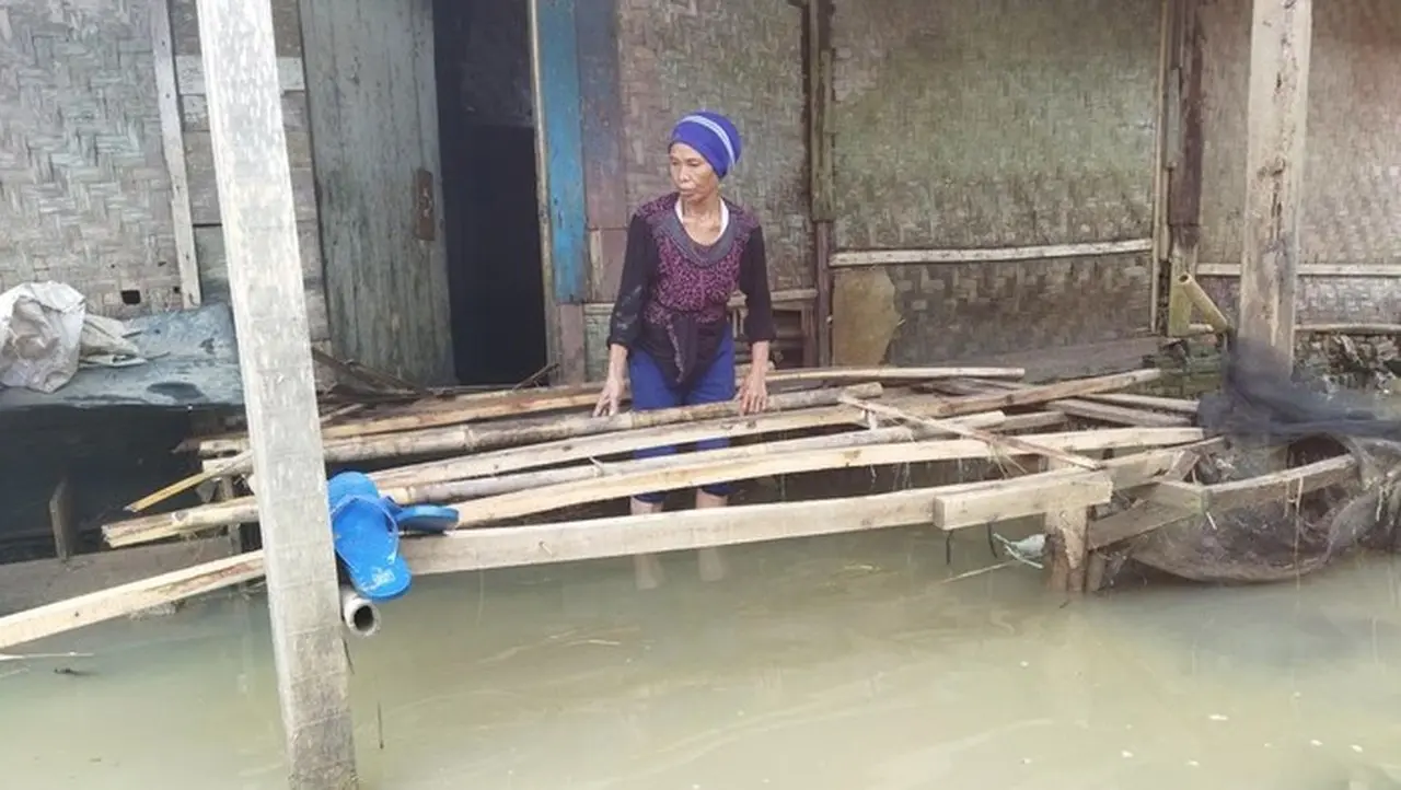 Foto: Asniah (65) Salah Satu Penyintas Banjir Di Pandeglang, Banten. (aris Rivaldo/detikcom)
