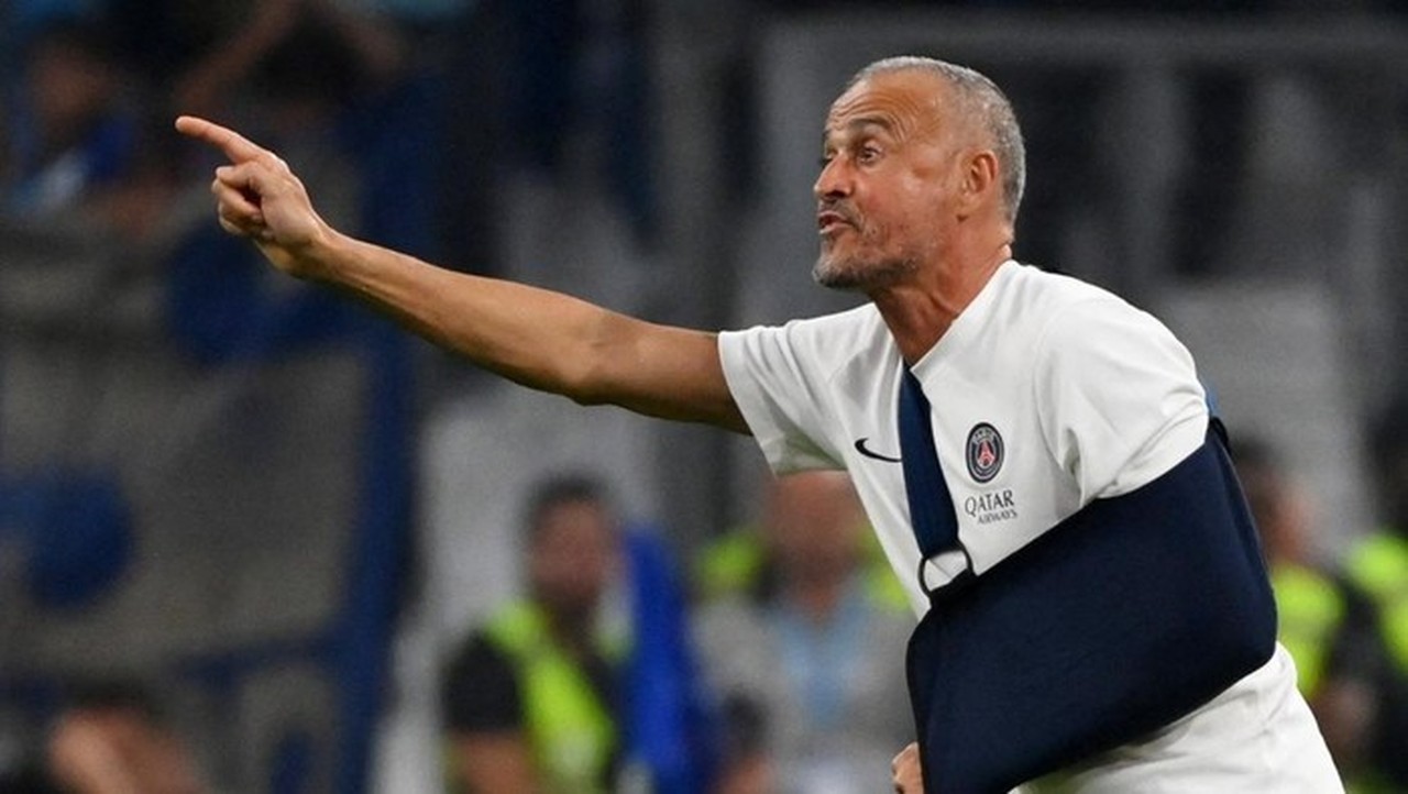 Luis Enrique Dukung Ide Kartu Oranye di Sepak Bola: Inovasi Penting untuk Evolusi Olahraga