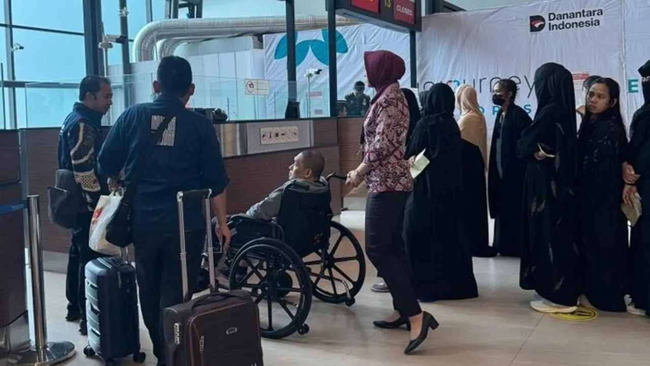 Kementerian Luar Negeri (kemlu) Ri Bersama Konsulat Jenderal Republik Indonesia (kjri) Jeddah Memfasilitasi Pemulangan 96 Wni Dari Arab Saudi. (foto: Dok Kemlu)