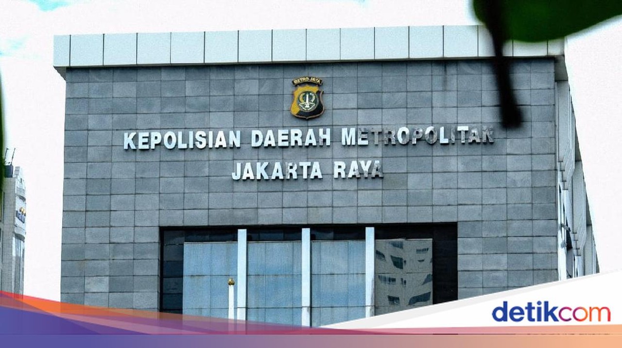 Jokowi Beri Restorative Justice, SP3 Terbit untuk Eggi Sudjana dan Damai Hari Lubis