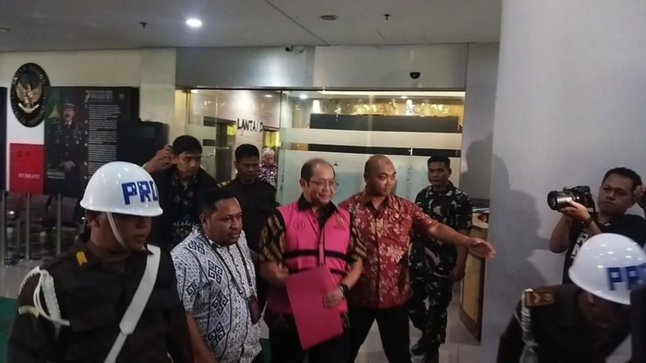 Kejagung Menetapkan Dirjen Anggaran Kemenkeu, Isa Rachmatarwata, Sebagai Tersangka Kasus Korupsi Asuransi Jiwasraya. (foto: Kurniawan Fadilah/detikcom)