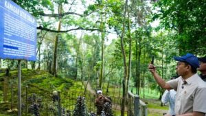 Menbud Fadli Zon Tinjau Situs Cibalay Bogor, Dorong Riset dan Pelestarian Warisan Budaya