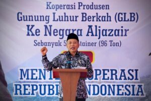 Menkop Ferry Juliantono Lepas Ekspor 96 Ton Kopi Gunung Luhur Berkah ke Aljazair