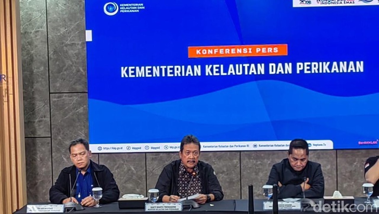 Menteri KKP: Pencarian Korban Pesawat ATR 42-500 Jatuh Diserahkan ke Basarnas dan KNKT