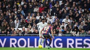 Real Madrid Dicemooh Suporter Sendiri di Bernabeu Usai Pecat Xabi Alonso