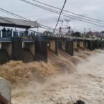 Bendung Katulampa Siaga 3, Warga Jakarta Diimbau Waspada Potensi Banjir Susulan