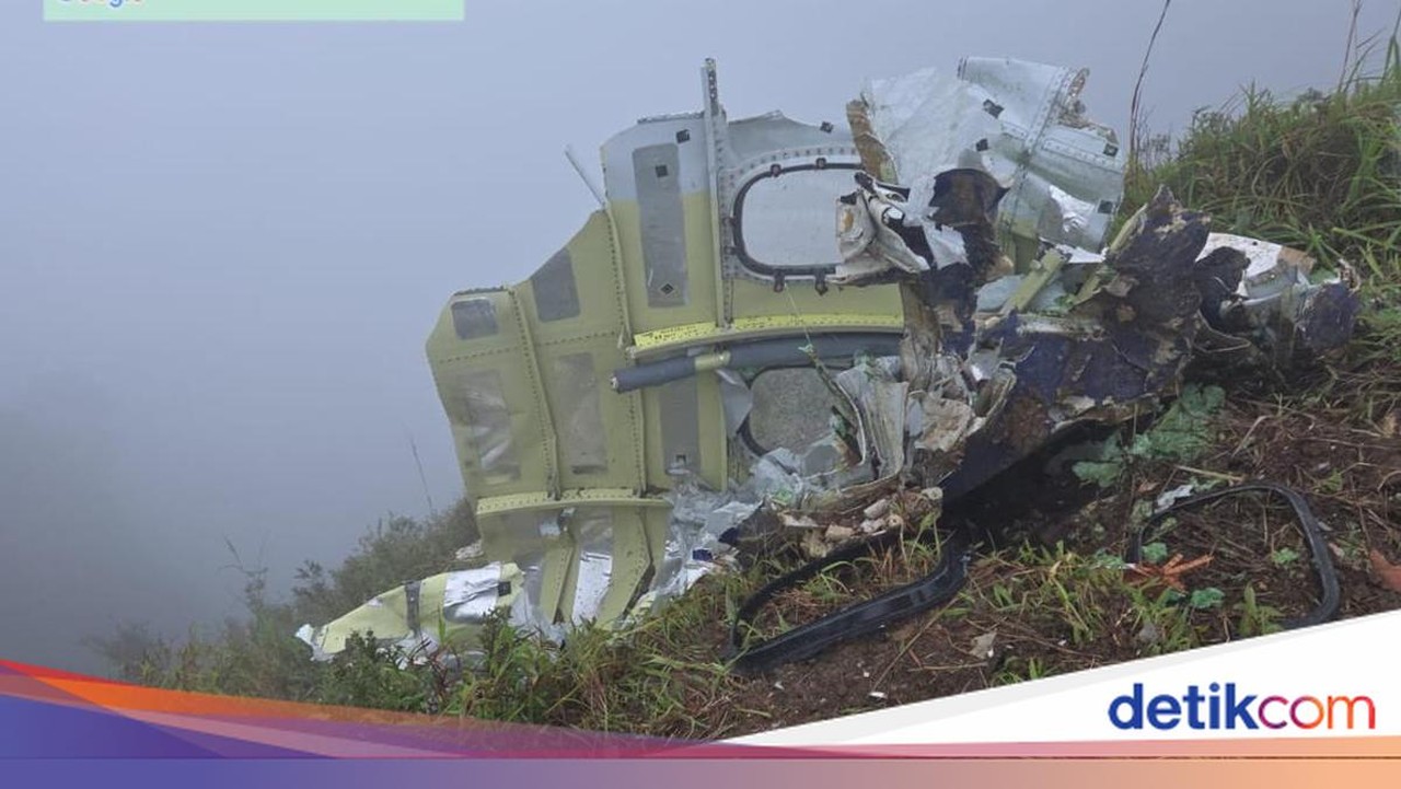 Puing Badan dan Ekor Pesawat ATR 42-500 Ditemukan di Puncak Gunung Bulusaraung Sulsel