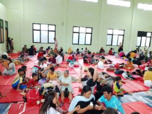 Banjir Pekalongan Meluas, Kemensos Dirikan Dapur Umum dan Salurkan Bantuan Logistik