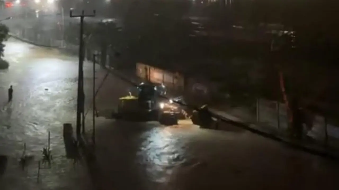 Banjir Di Jalan Lingkar Selatan Cilegon, Banten (foto: Dok. Istimewa)