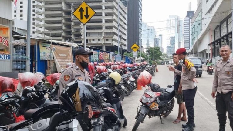 Parkir Liar Rp 10 Ribu di Jaksel, Polisi Respons Aduan Call Center 110