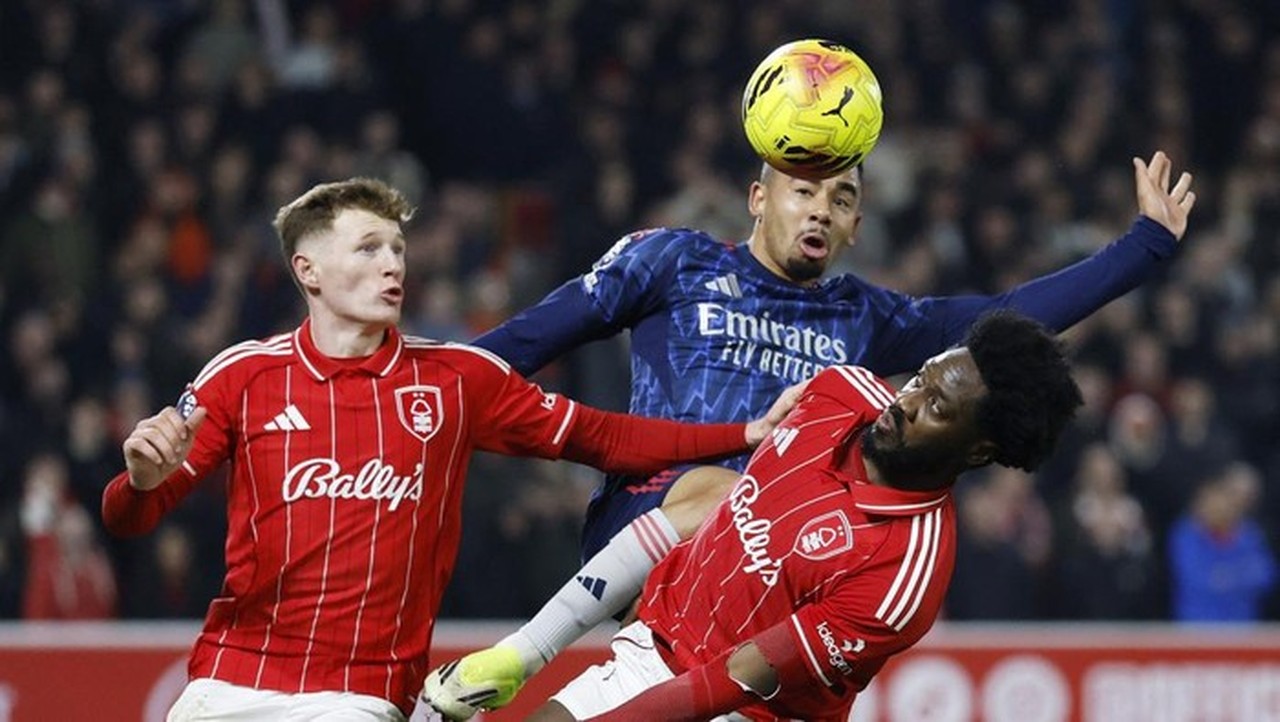 Arteta Geram, Dyche Sebut Handball Aina ‘Konyol’ dalam Duel Arsenal vs Nottingham Forest