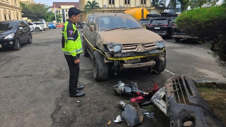 Sopir Pajero Positif Narkoba Tabrak Lari 6 Motor dan Pagar Mapolda Jambi