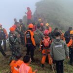 Evakuasi Korban Pesawat ATR di Pangkep Terkendala Cuaca, Tim SAR Pilih Jalur Darat