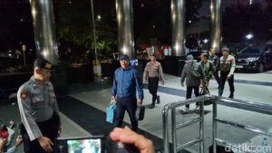 Wali Kota Madiun Maidi Tiba di KPK Usai Terjaring Operasi Tangkap Tangan