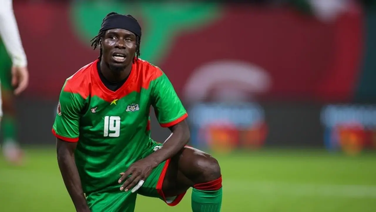 Penggawa Timnas Burkina Faso Georgi Minoungou. (foto: Defodi Images Via Getty Images/defodi Images)