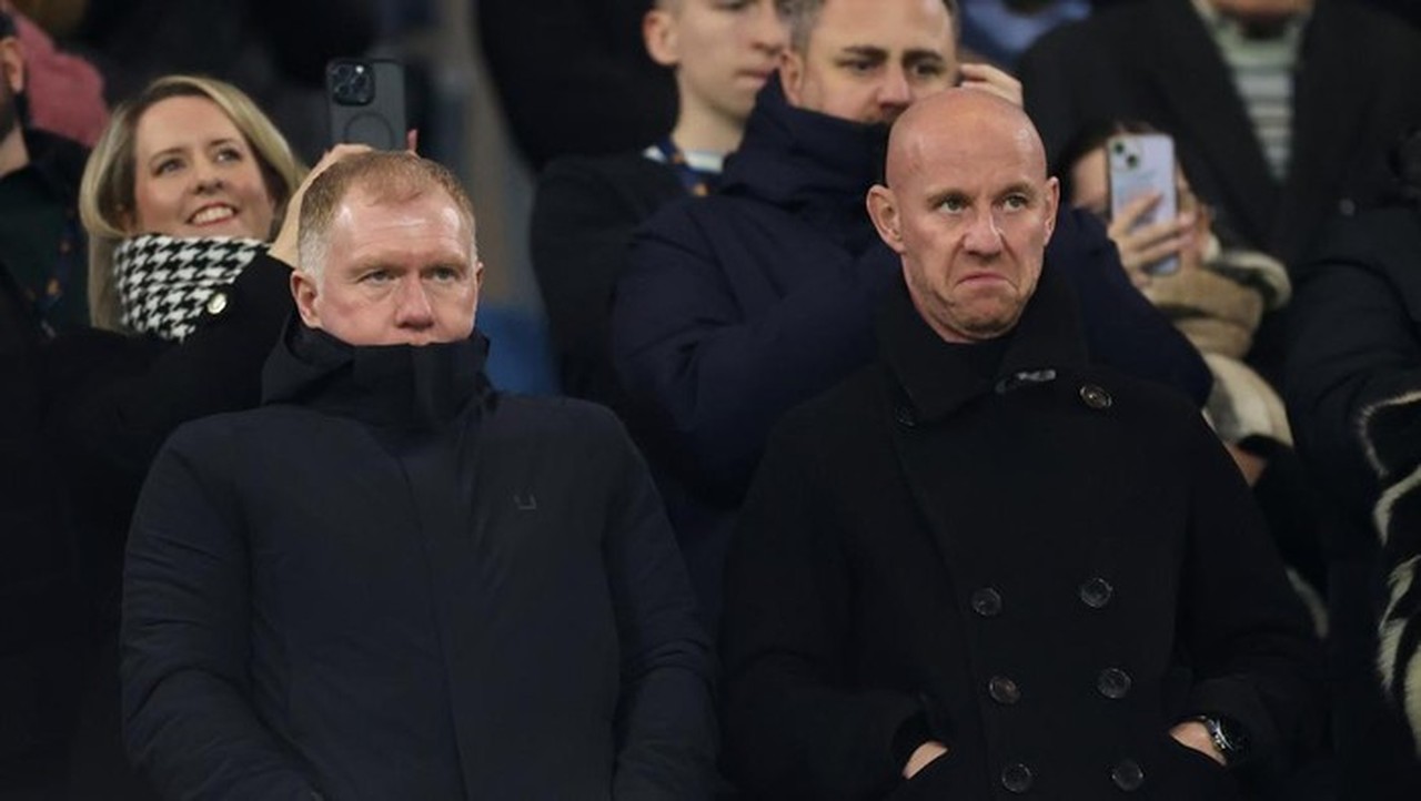 Derbi Manchester: Martinez Balas Sindiran Scholes dan Butt, ‘Dewasalah, Bung!’