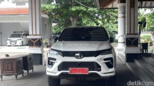 Bupati Pati Sudewo Terjaring OTT KPK, Mobil Dinas Terparkir di Kantor