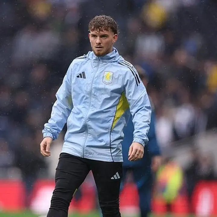 Aston Villa Batasi Main Elliott Demi Hindari Kewajiban Tebus dari Liverpool