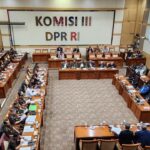 Jaksa Agung ST Burhanuddin Bersama Kajati Se-Indonesia Rapat Evaluasi Kinerja dengan Komisi III DPR