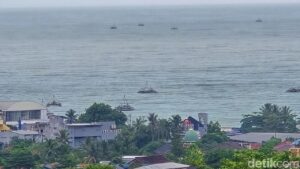 BMKG Peringatkan Banjir Rob dan Gelombang Tinggi di Pesisir Jabar Hingga 22 Januari