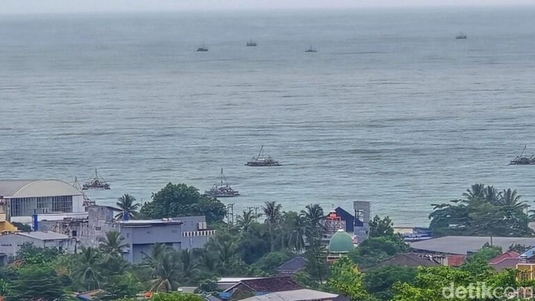 BMKG Peringatkan Banjir Rob dan Gelombang Tinggi di Pesisir Jabar Hingga 22 Januari