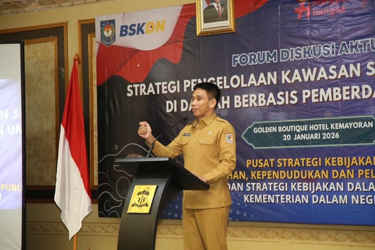 Wamendagri Dorong Pengelolaan Stadion Sepak Bola Berdayakan UMKM Lokal Wamendagri Dorong Pengelolaan Stadion Sepak Bola Berdayakan UMKM Lokal