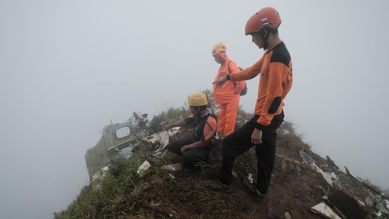 Evakuasi Jasad Pramugari ATR 42-500 di Gunung Bulusaraung Terkendala Cuaca Buruk