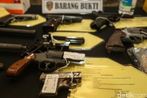 Sindikat Senpi Rakitan Sumedang Jual Senjata Ilegal via Online, Raup Jutaan Rupiah