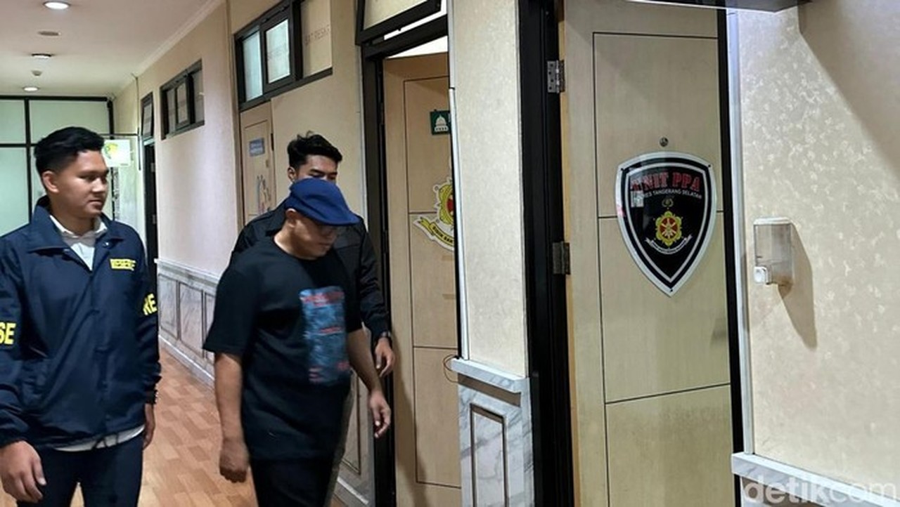 Akun Medsos Guru Cabuli 16 Siswa di Tangsel Disita, Penuh Foto Anak