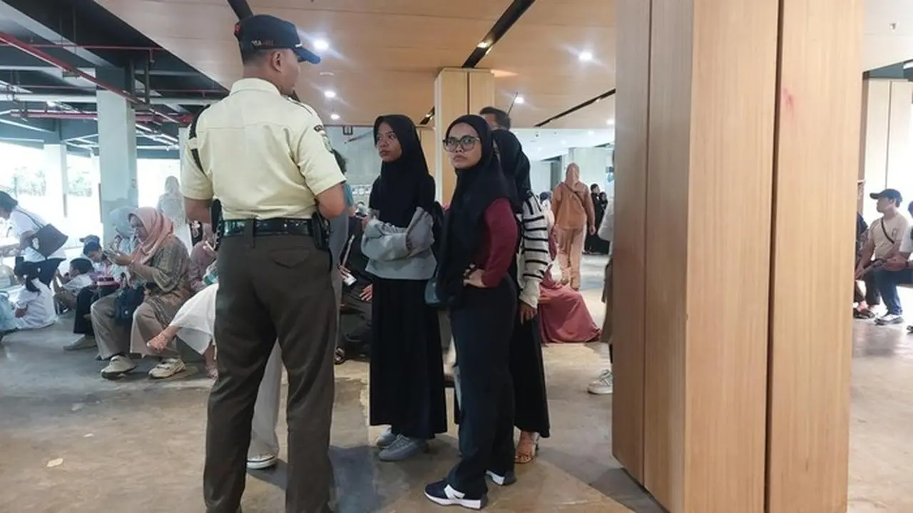 Foto: Warga Bekasi, Yaya, Gagal Bawa Keponakannya Main Di Planetarium (rumondang/detikcom)