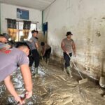 Satbrimob Polda Banten Bersihkan Sekolah dan Salurkan Al-Qur’an di Aceh Utara Pascabanjir