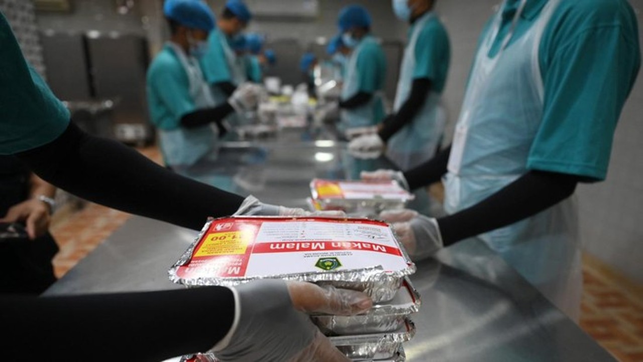 Biaya Makan Haji Turun, Wamenhaj Ungkap Gramasi Nasi dan Lauk Justru Naik
