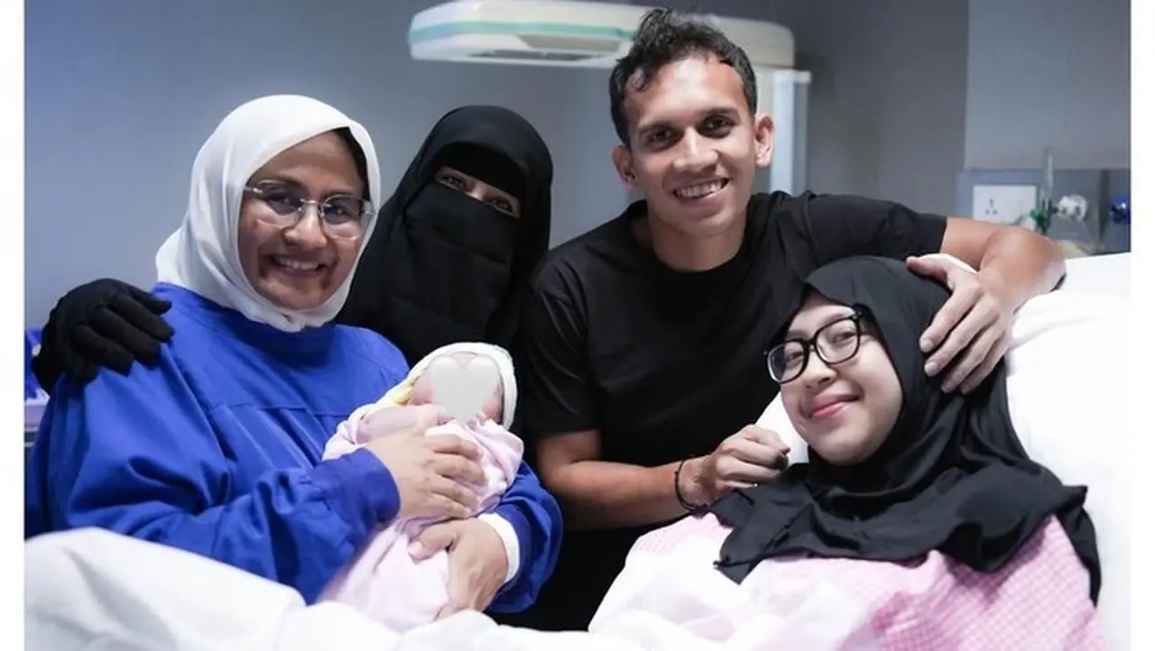 Kebahagiaan Adiba Khanza Dan Egy Maulana Vikri Dikaruniai Buah Hati Pertama. Foto: Instagram @egymaulanavikri