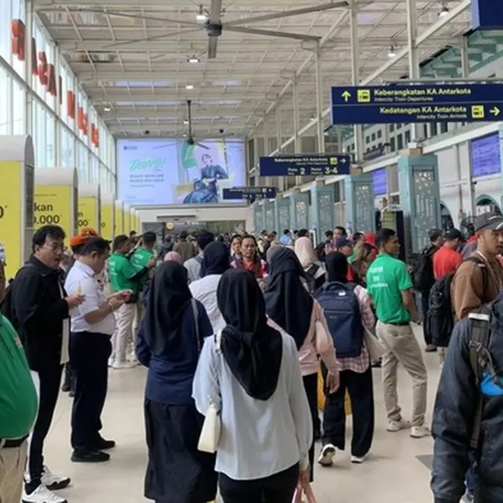 Arus Balik Nataru 2026 Masih Tinggi, KAI Daop 1 Jakarta Sediakan 13.000 Tiket Tersisa dan Diskon 30%