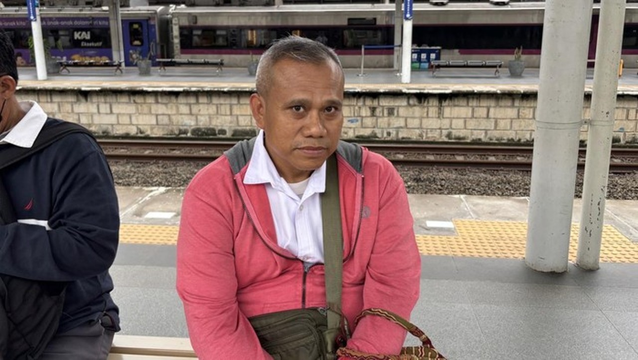 Musim Hujan Terjang Jabodetabek: Pekerja Hadapi Banjir, Motor Mogok, dan Transportasi Terlambat