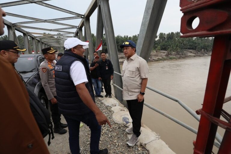 Mendagri Tinjau Jembatan Terdampak Bencana di Bireuen, Dorong Percepatan Rehabilitasi