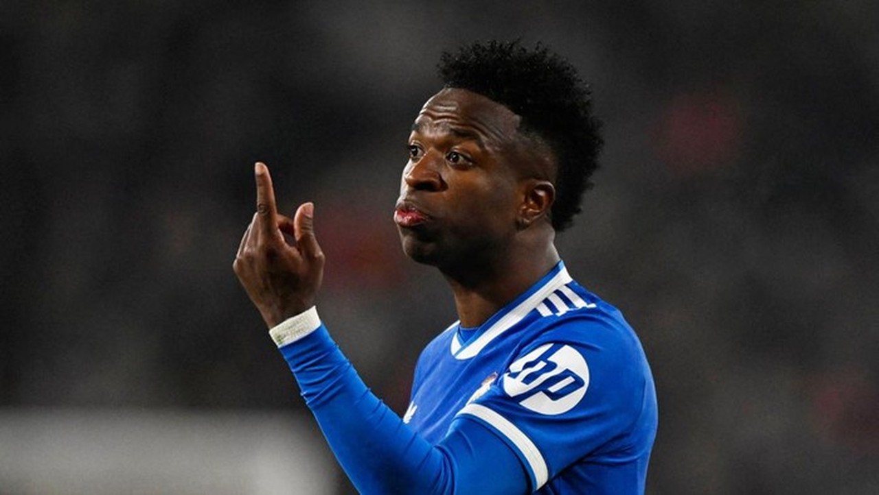 Vinicius Junior Tegaskan Keinginan Bertahan Lama di Real Madrid Meski Negosiasi Kontrak Tertunda Vinicius Junior Tegaskan Keinginan Bertahan Lama di Real Madrid Meski Negosiasi Kontrak Tertunda