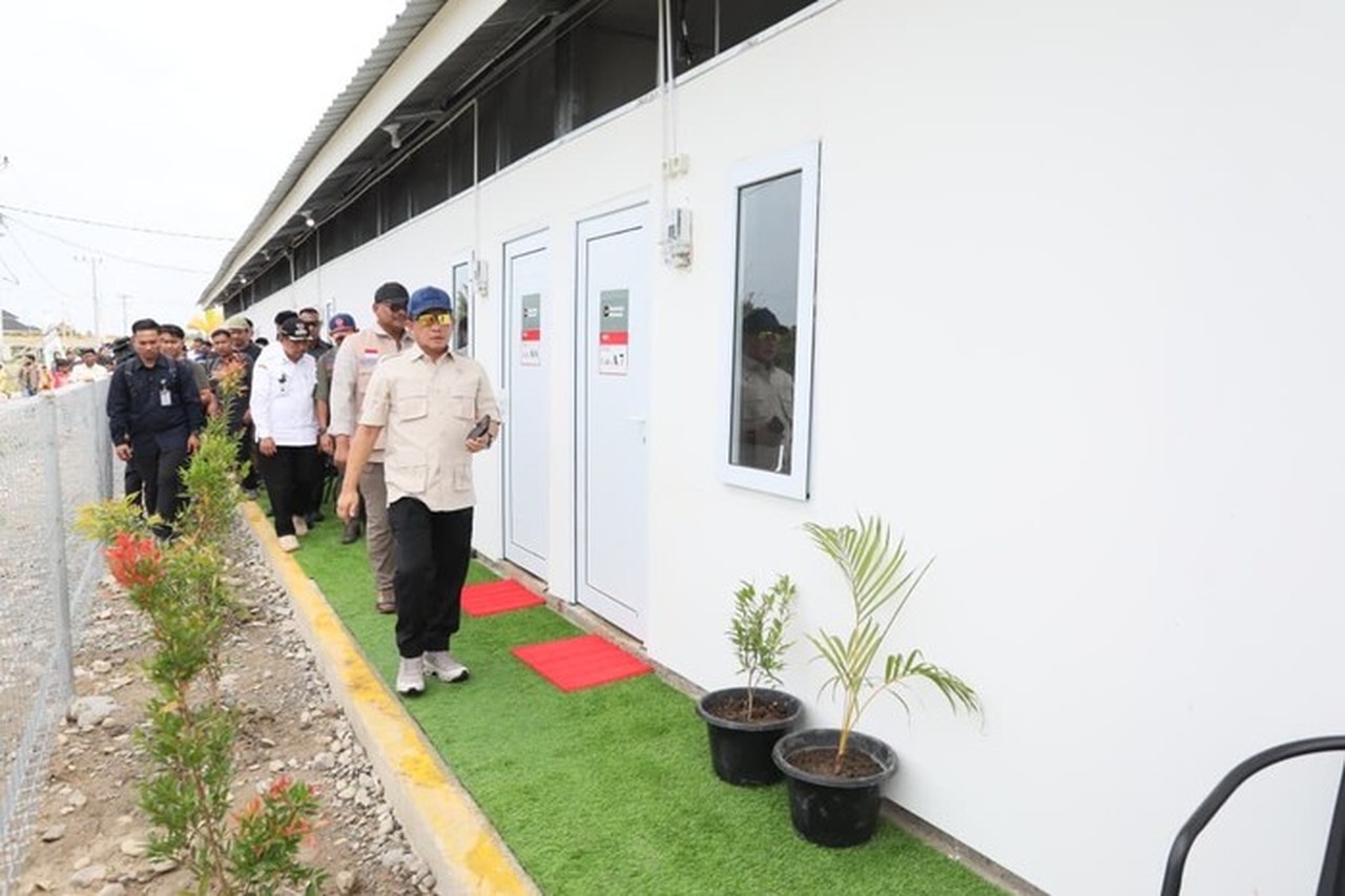 Tito Karnavian Tinjau Huntara Pidie Jaya, Pastikan Kelayakan Fasilitas untuk Pengungsi Tito Karnavian Tinjau Huntara Pidie Jaya, Pastikan Kelayakan Fasilitas untuk Pengungsi