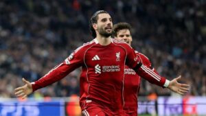 Dominik Szoboszlai Cetak Gol Freekick Cantik, Liverpool Gasak Marseille 3-0 di Liga Champions