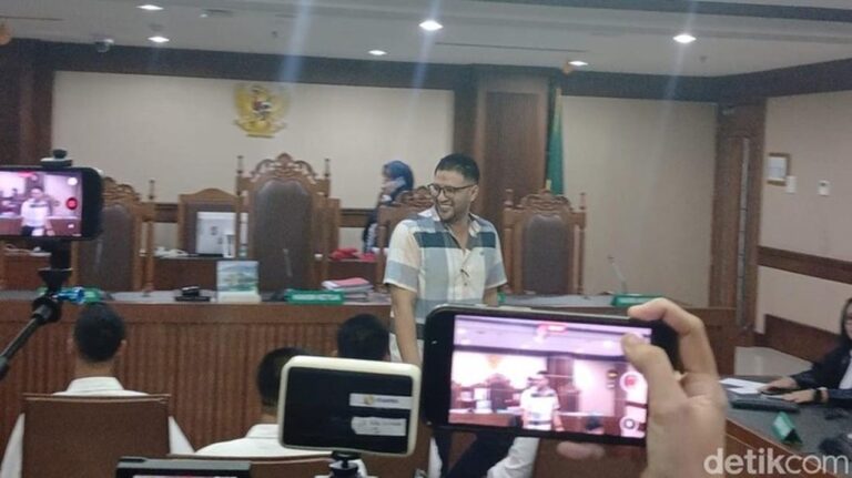 Ammar Zoni Hadirkan Dua Saksi Meringankan dalam Sidang Lanjutan Kasus Narkoba