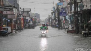 Banjir Masih Rendam Bekasi, Ketinggian Air Capai 90 Cm Akibat Cuaca Ekstrem
