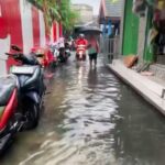 Banjir Duri Kepa Akibat Hujan Deras, Warga Minta Revitalisasi Drainase Segera Dilakukan