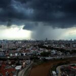 Waspada! Hujan Ekstrem Berpotensi Landa Jakarta Hingga Besok, BPBD Imbau Siaga