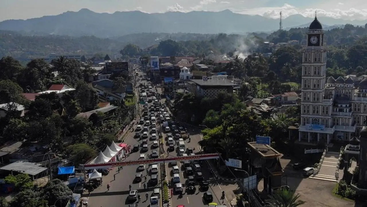Jalur Puncak, Bogor (antara Foto/yulius Satria Wijaya)