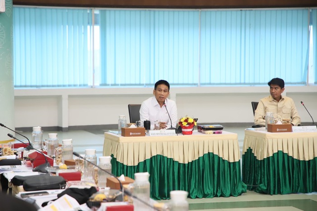 Wamendagri Akhmad Wiyagus: BUMD Kunci Dongkrak Perekonomian Daerah dan Capai Target Nasional Wamendagri Akhmad Wiyagus: BUMD Kunci Dongkrak Perekonomian Daerah dan Capai Target Nasional