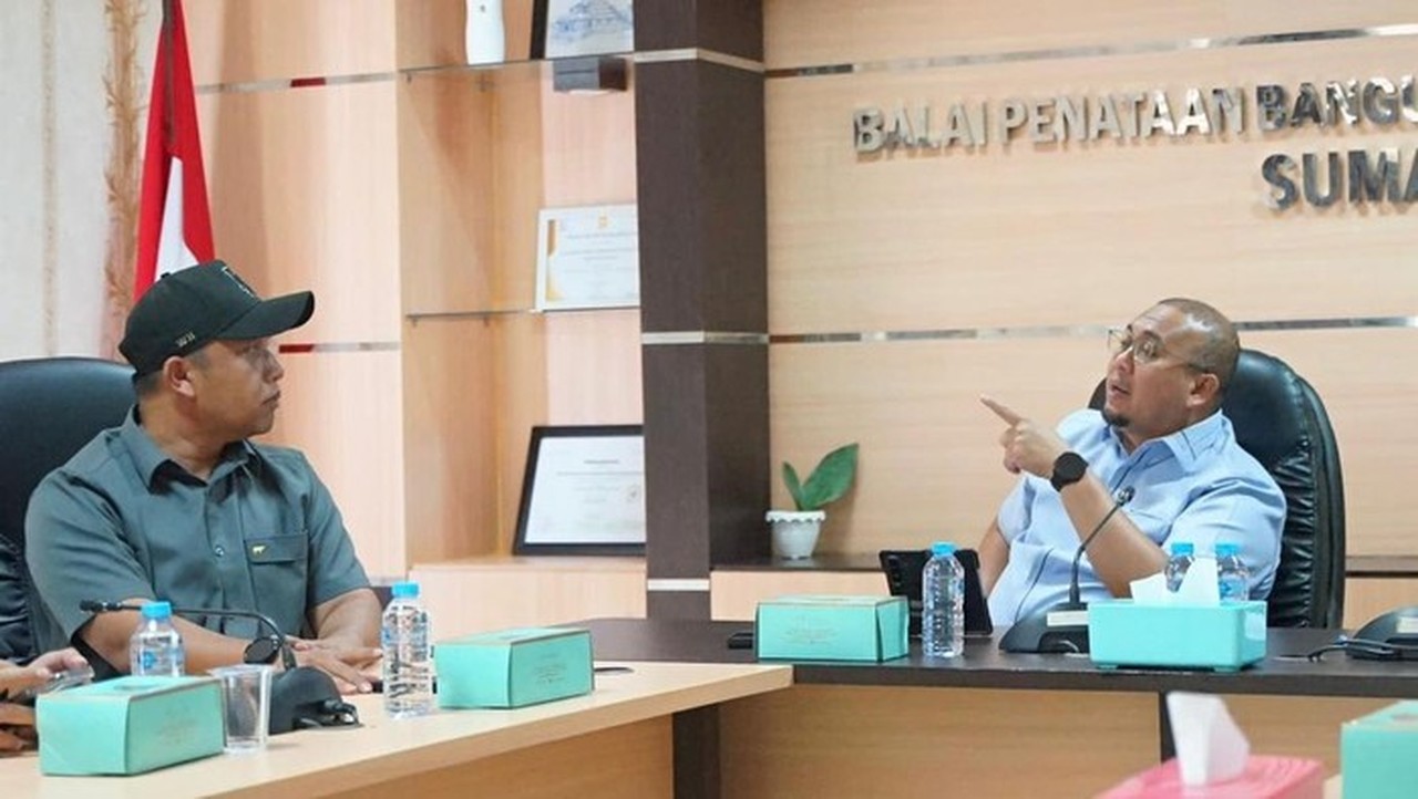 Andre Rosiade Mendesak Wali Kota Padang Copot Dirut PDAM Akibat Keluhan Air Bersih Andre Rosiade Mendesak Wali Kota Padang Copot Dirut PDAM Akibat Keluhan Air Bersih